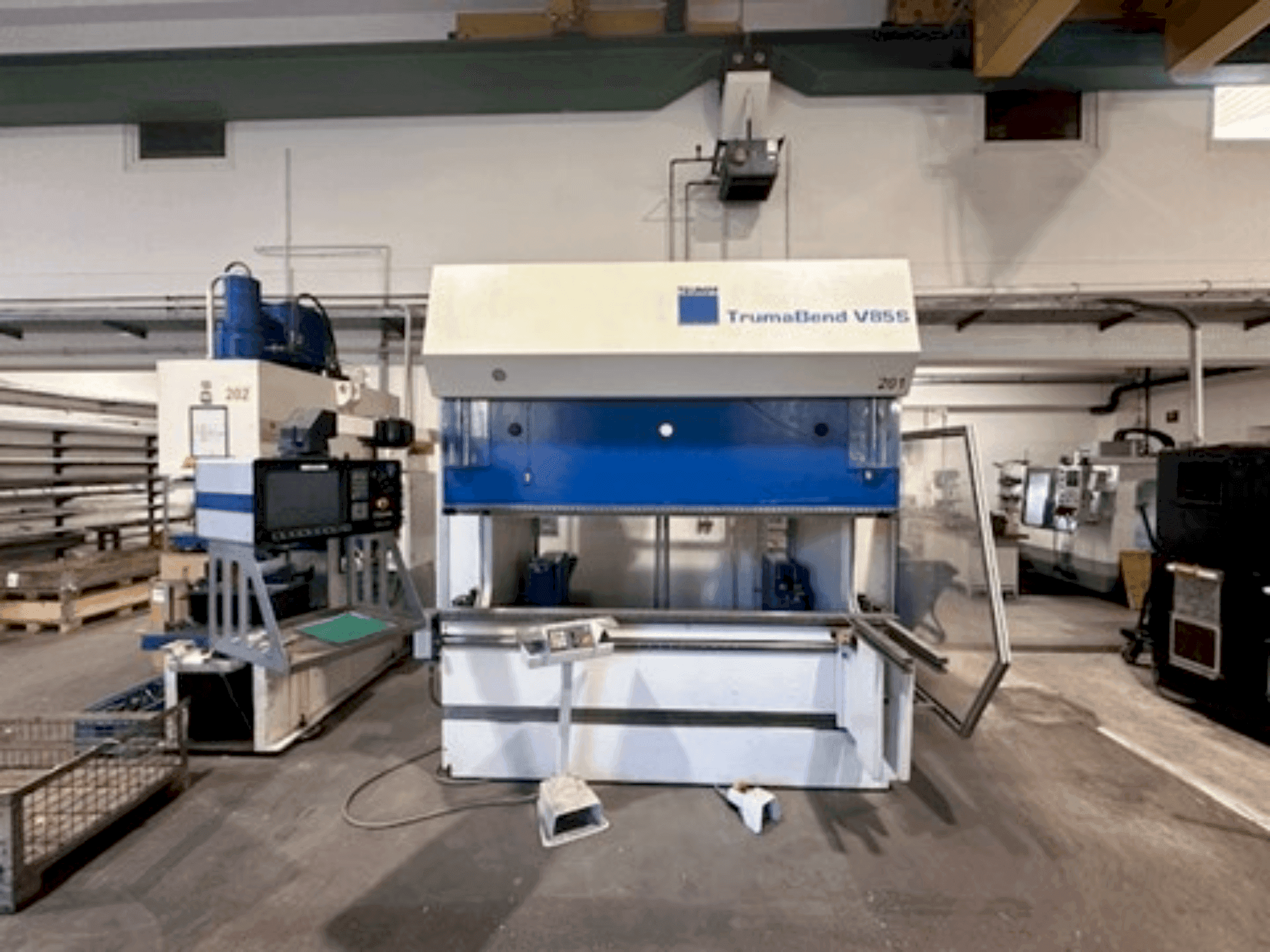 Prikaz  stroja TRUMPF TrumaBend V85S  sprijeda