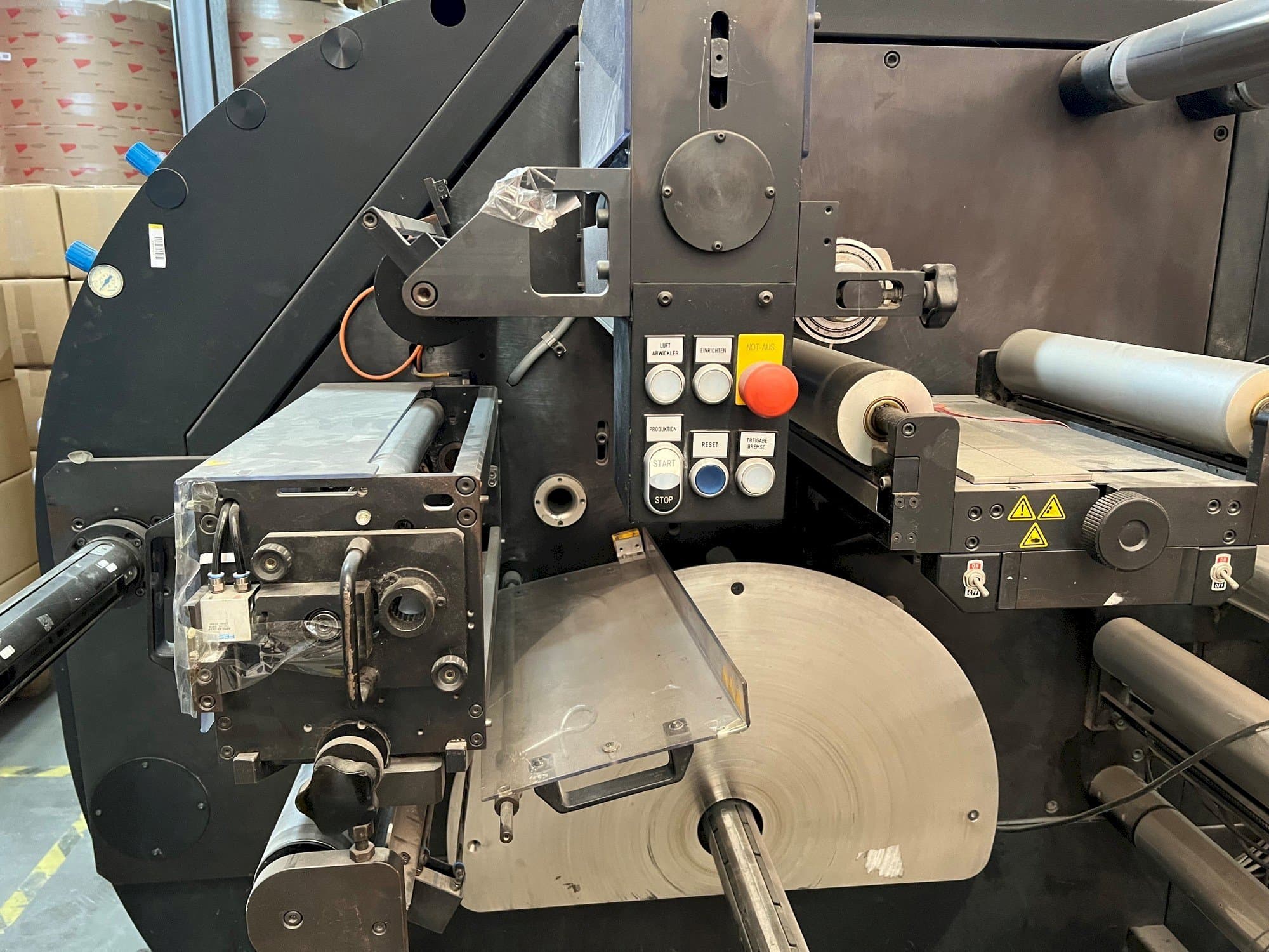 Prikaz stroja FLEXOR 380B sprijeda