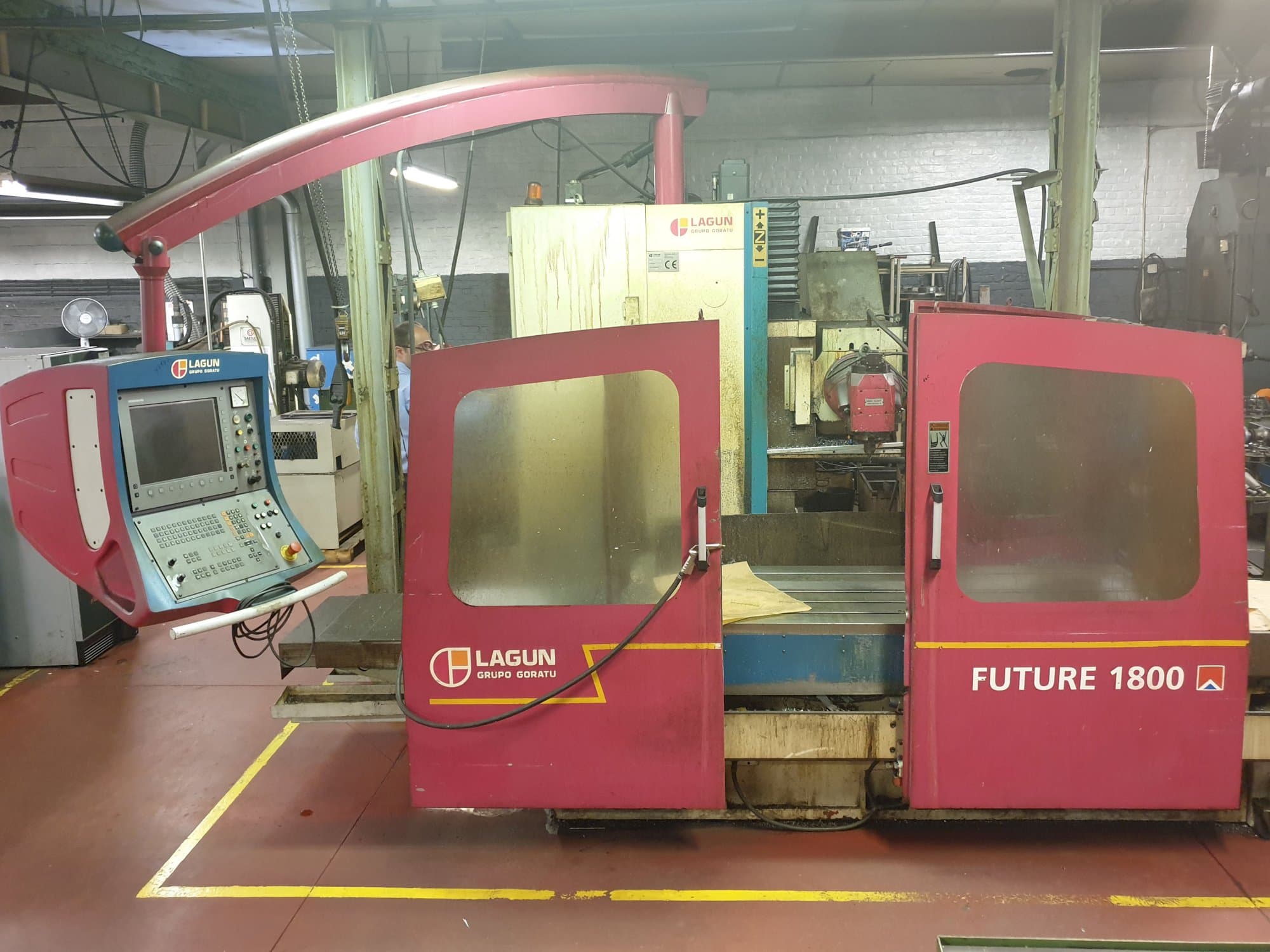 Prikaz stroja LAGUN FUTURE 1800 sprijeda