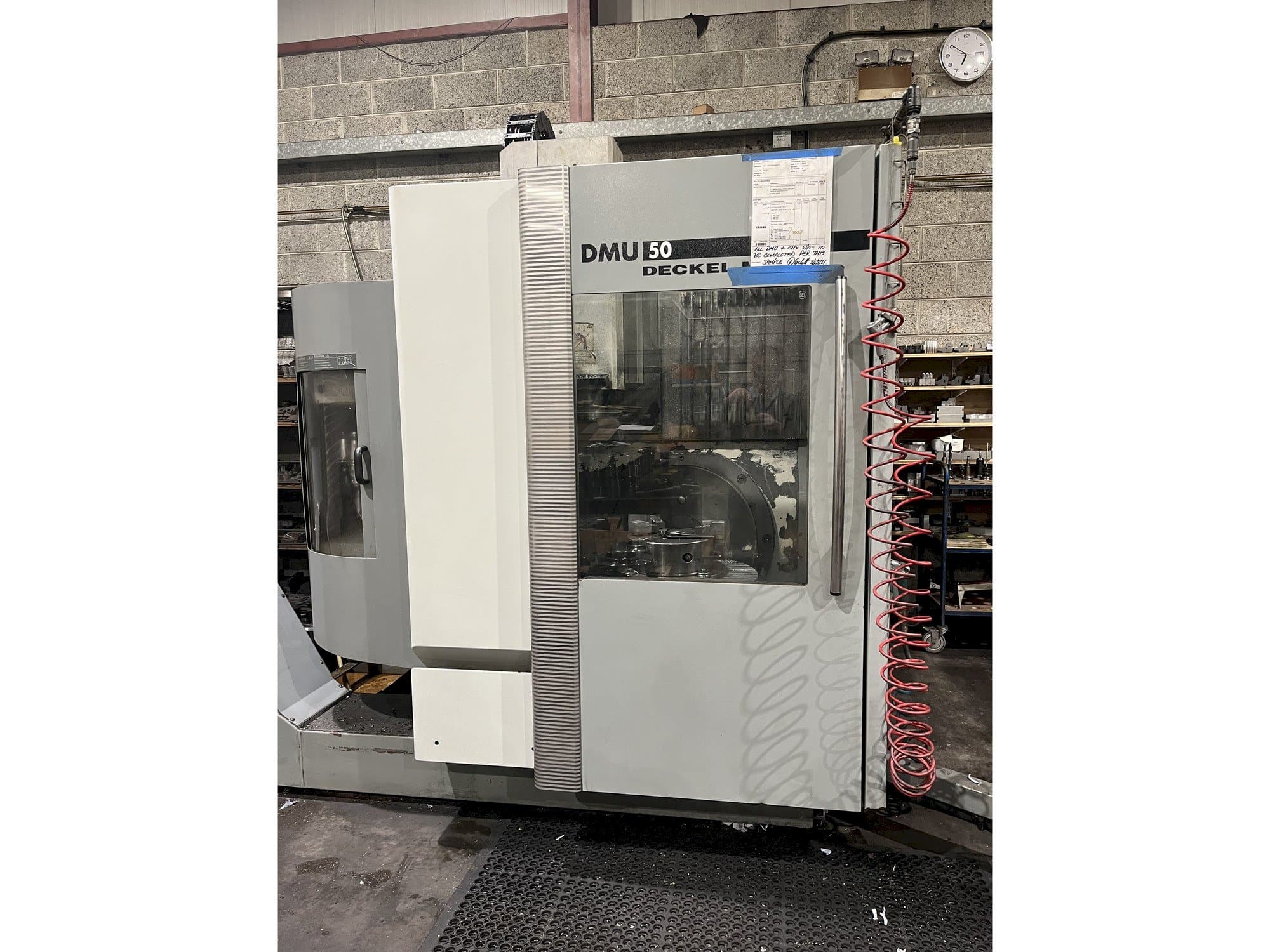 Prikaz  stroja DECKEL MAHO DMU 50  sprijeda