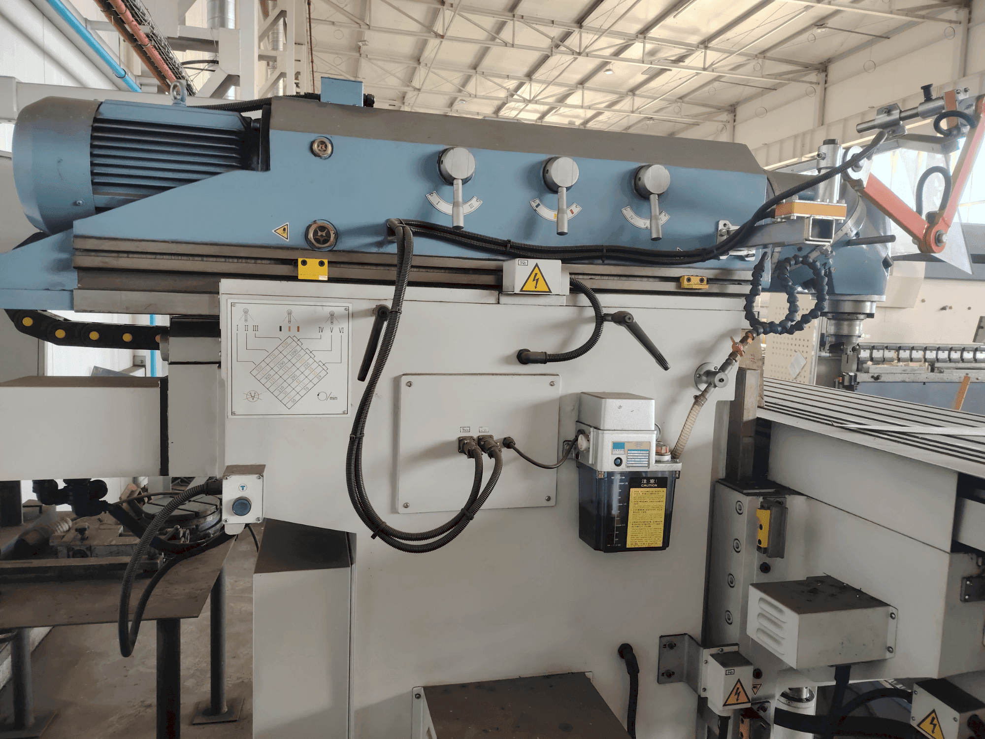 Prikaz stroja Bernardo Variomill FU 2000E Servo sprijeda