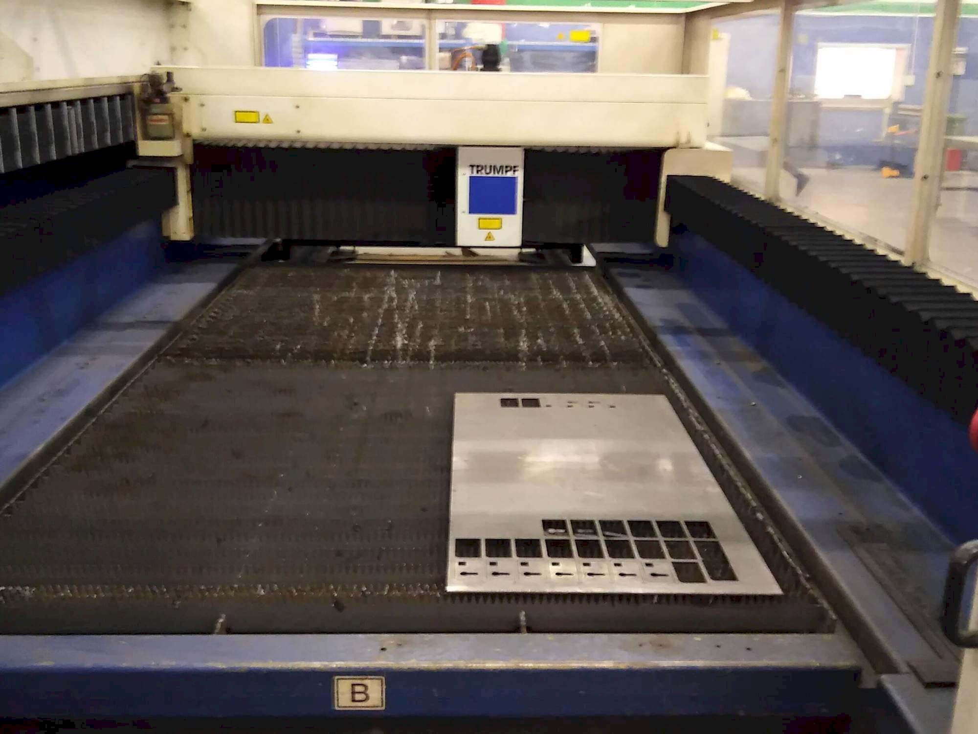 Prikaz stroja Trumpf L3030 sprijeda