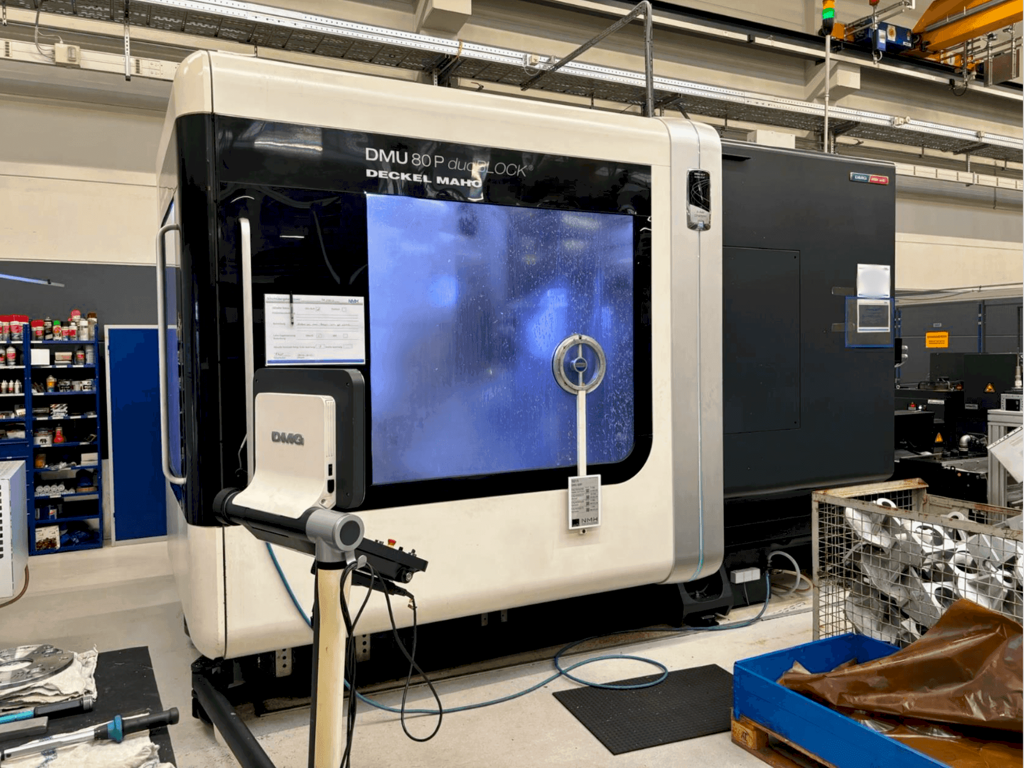 Prikaz stroja DMG MORI 80 P Duoblock sprijeda