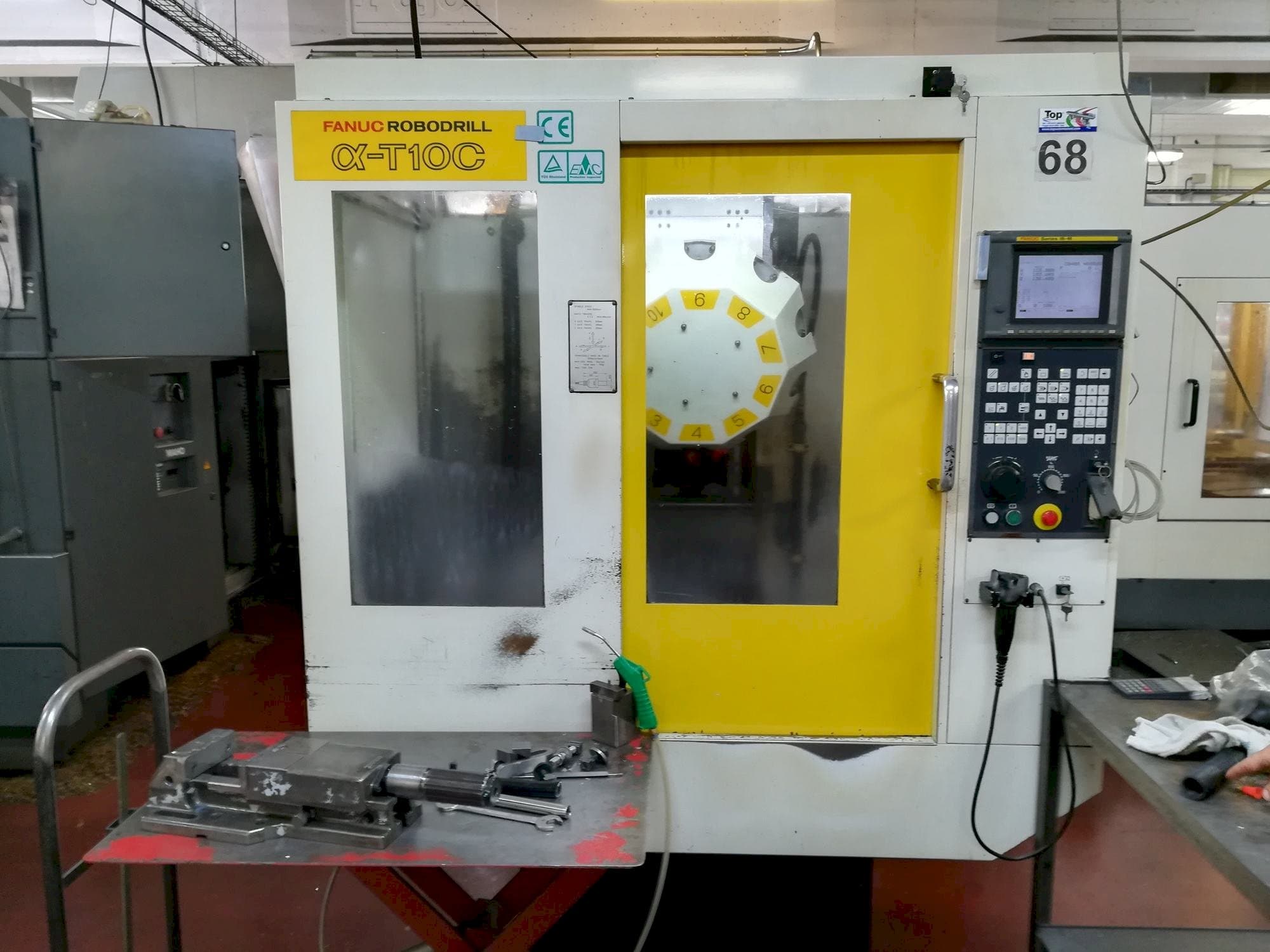 Prikaz stroja FANUC Robodrill alpha-T 10 C sprijeda