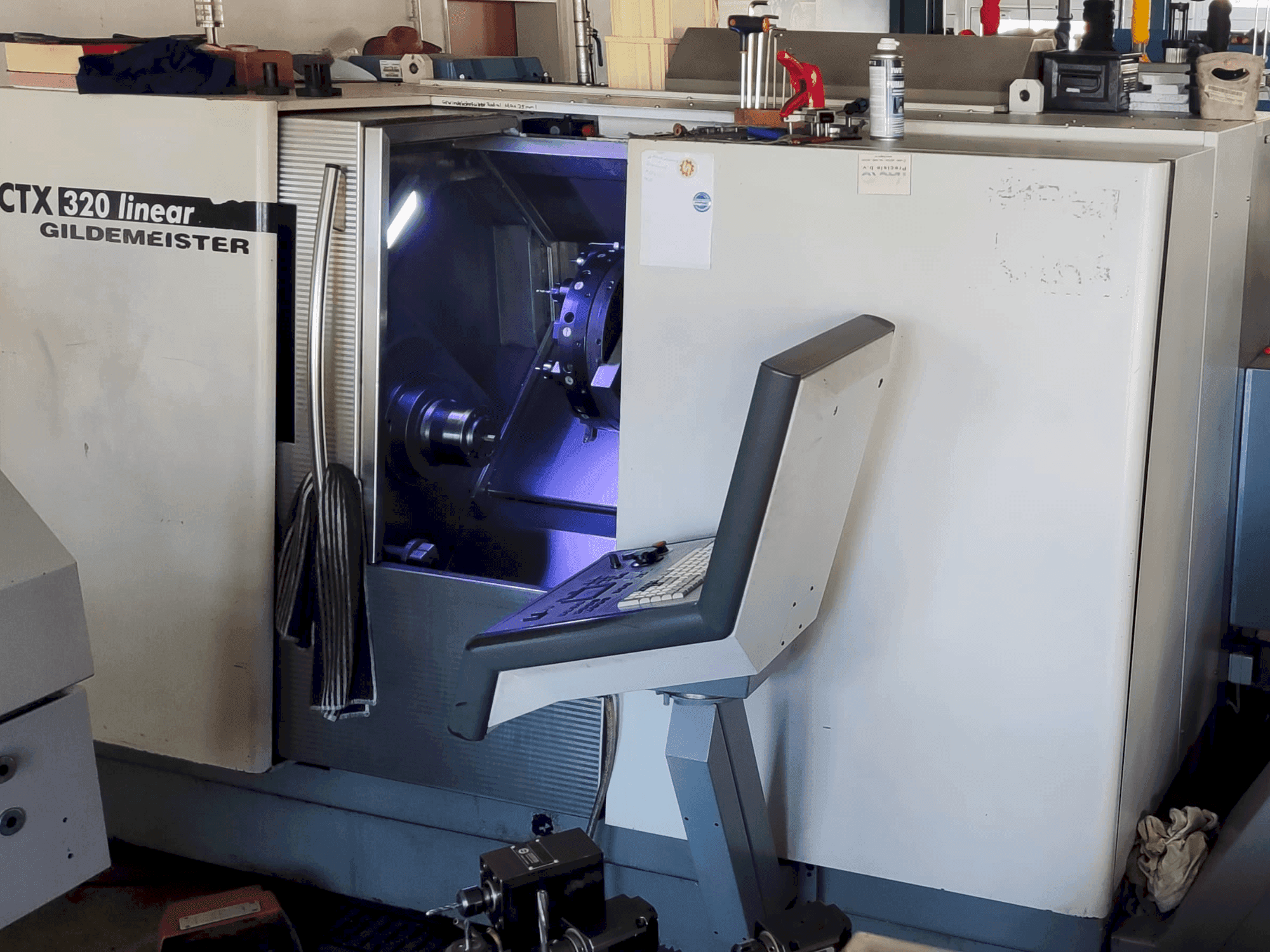 Prikaz  stroja DMG GILDEMEISTER CTX 320 linear V3  sprijeda