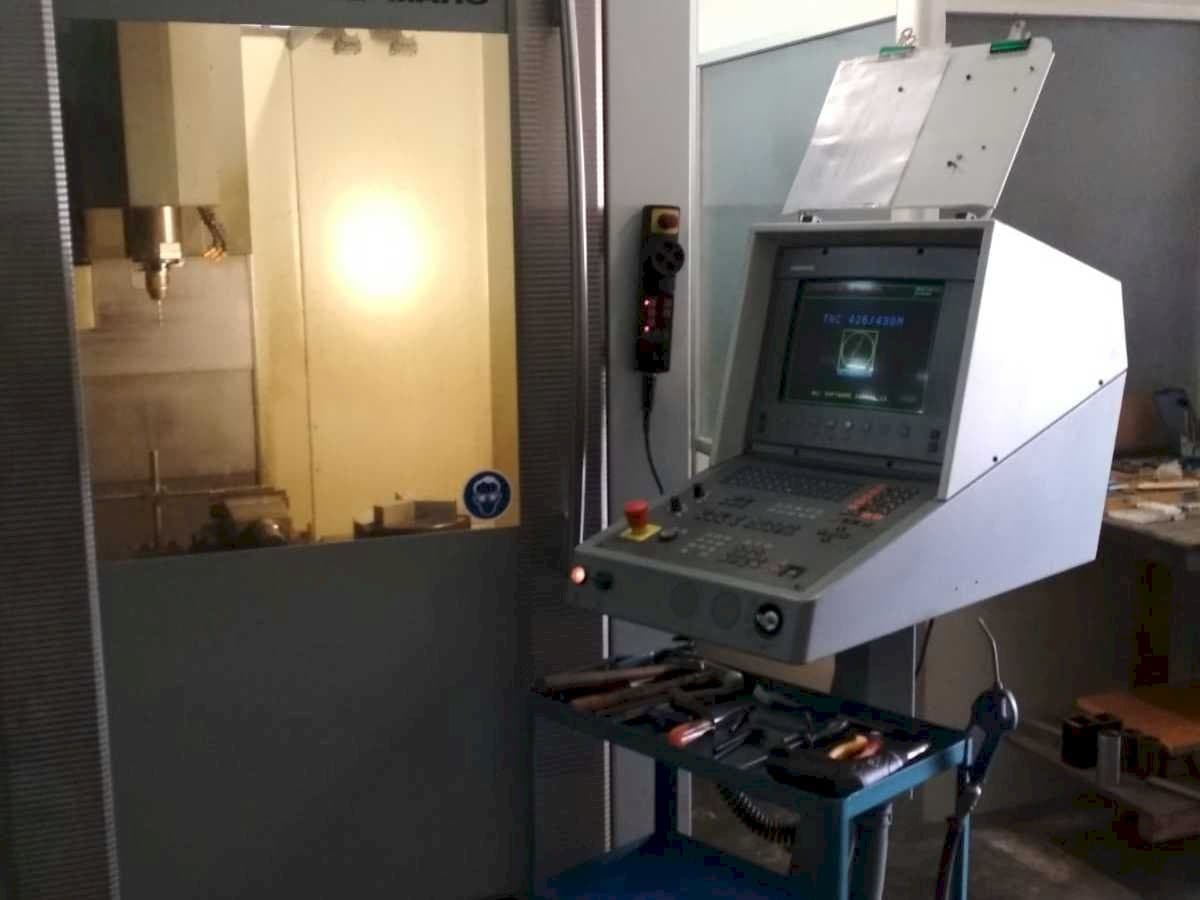 Prikaz  stroja DECKEL MAHO DMC 63V  sprijeda