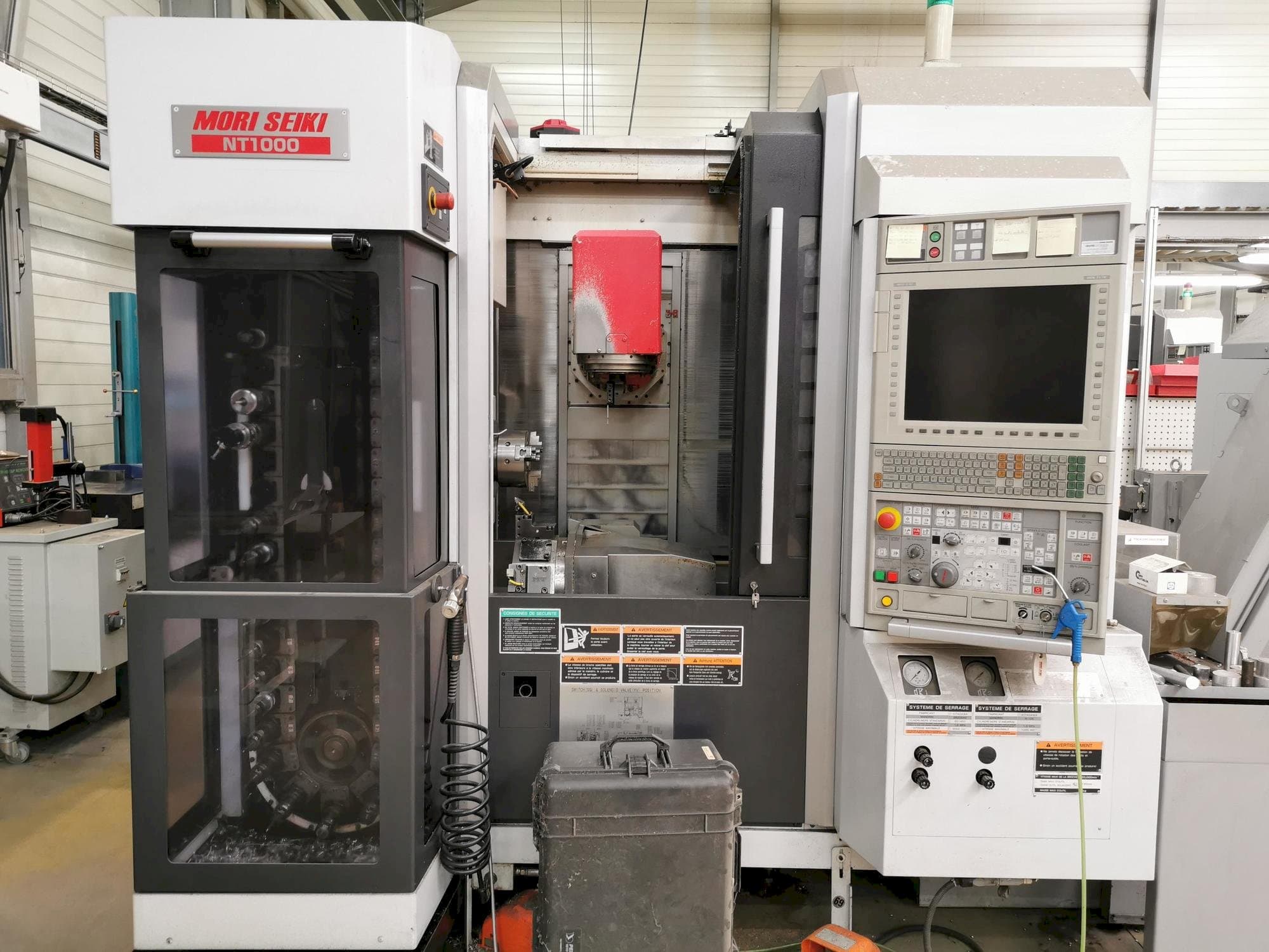 Prikaz stroja MORI SEIKI NT 1000 sprijeda
