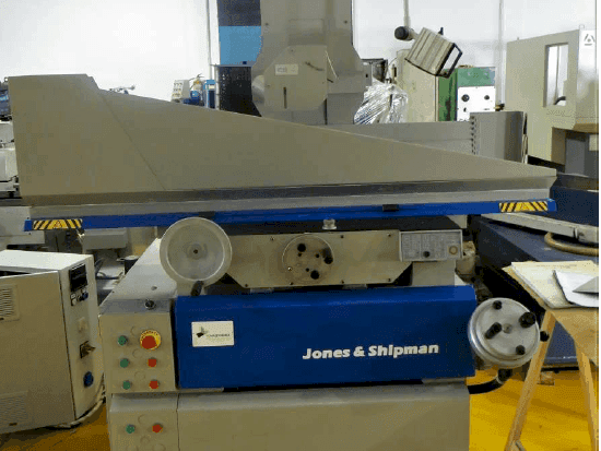 Prikaz stroja Jones & Shipman 1400 E sprijeda