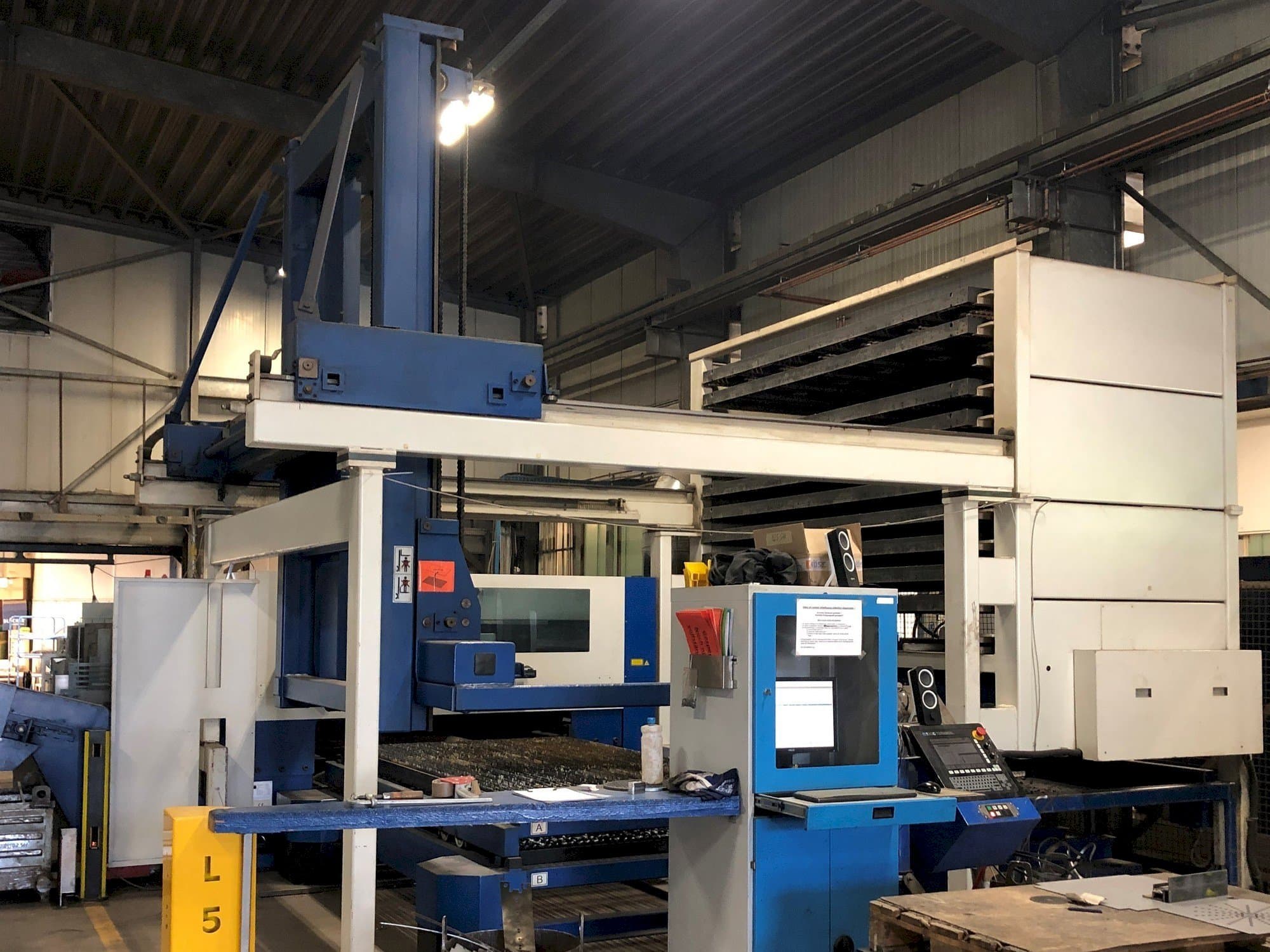 Prikaz stroja Trumpf Trumatic L3050 sprijeda