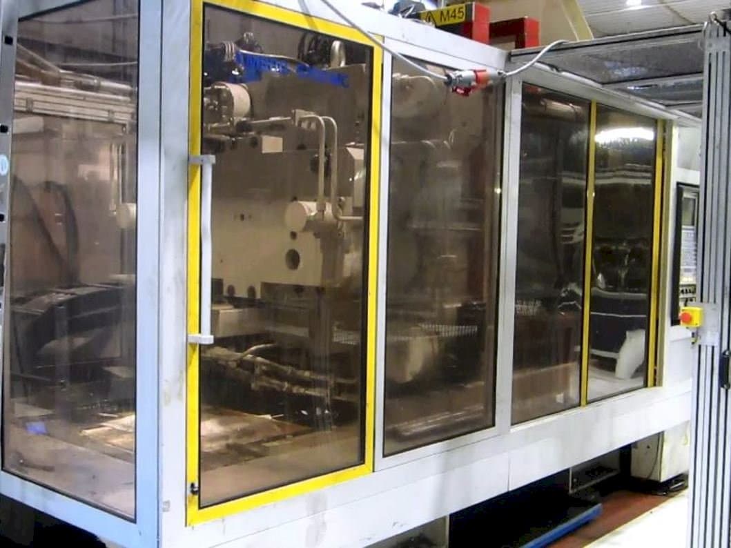Prikaz stroja Krauss Maffei KM 800/5700 MC sprijeda