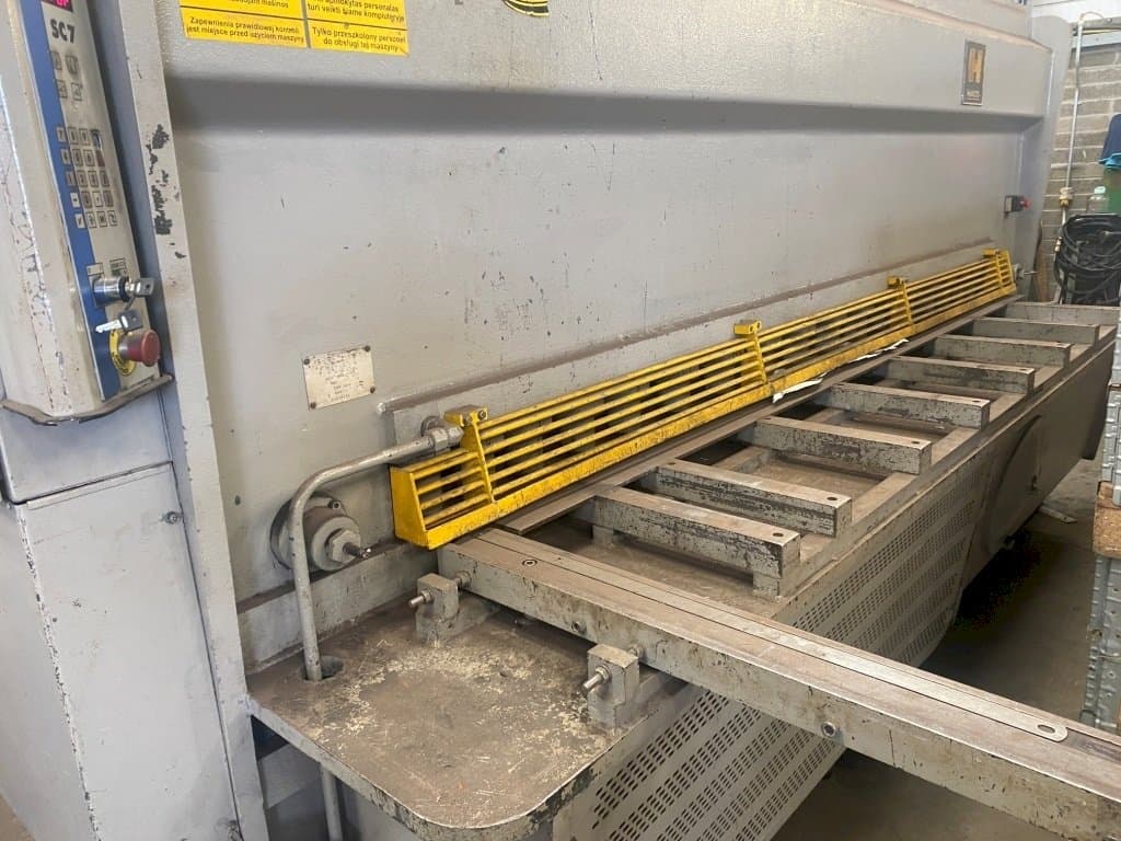 Prikaz stroja HACO HSLX 3013 sprijeda