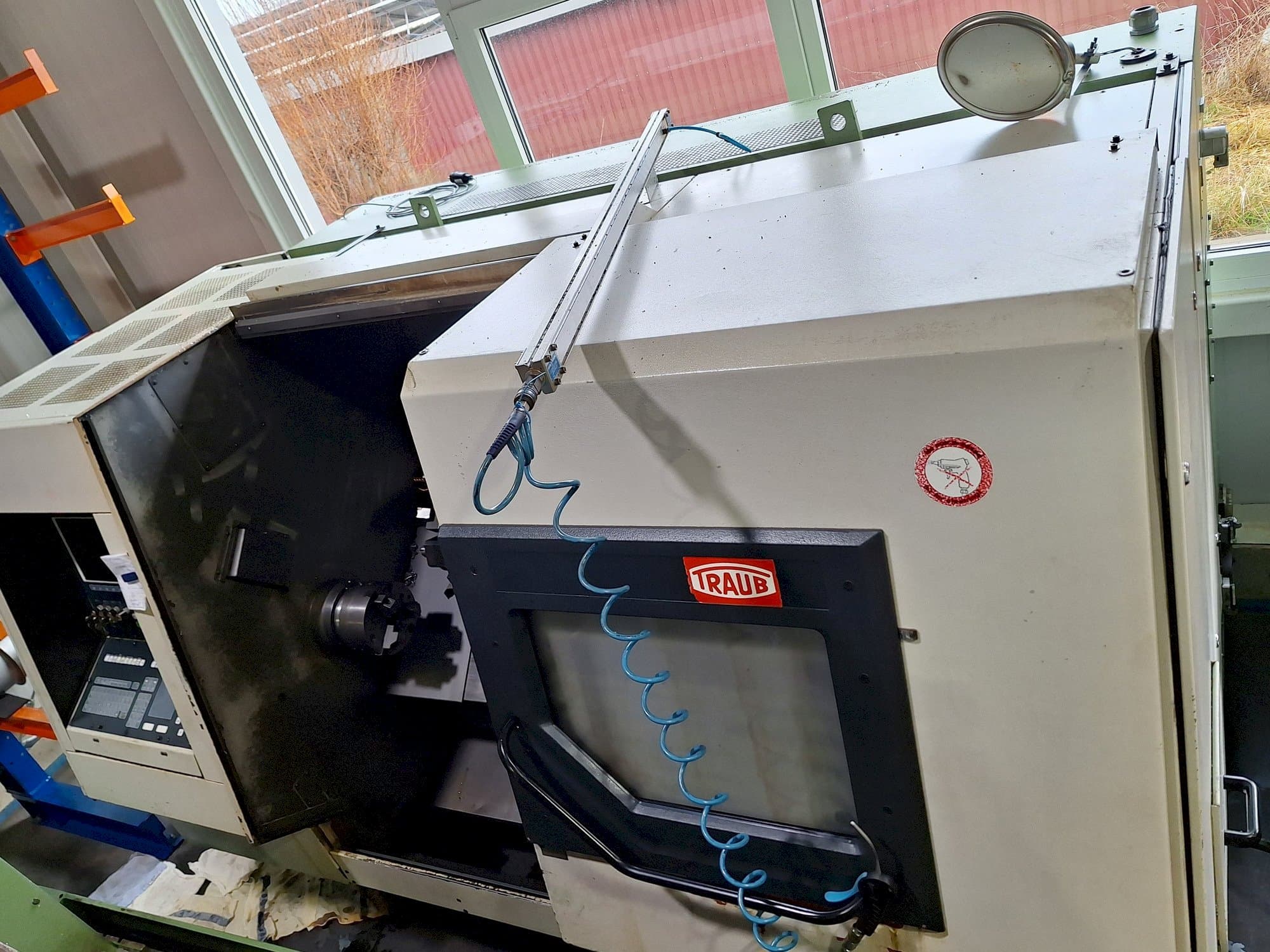 Prikaz stroja TRAUB TND 400 sprijeda