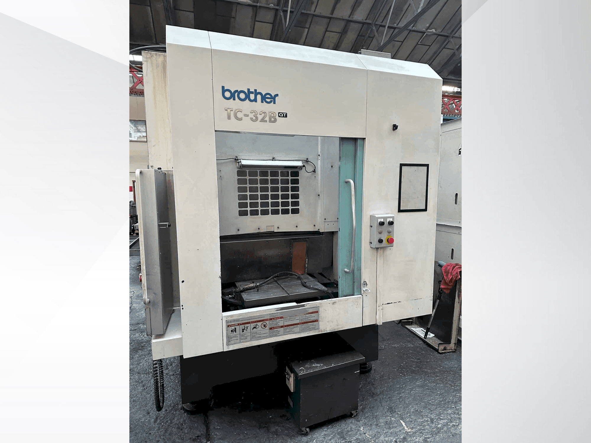 Prikaz  stroja Brother TC-32B QT  sprijeda