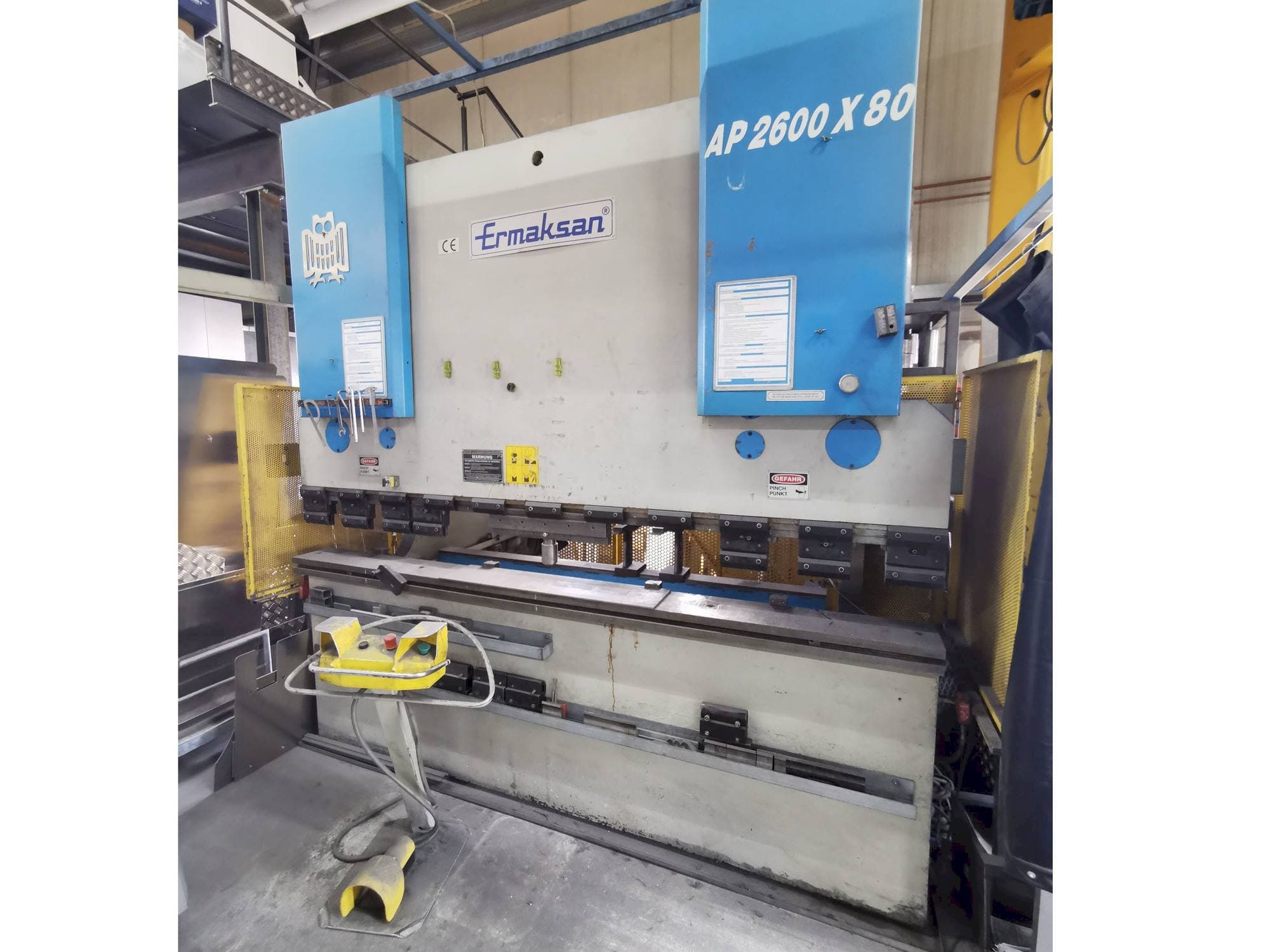 Prikaz stroja ERMAKSAN AP 2600 - 80 sprijeda