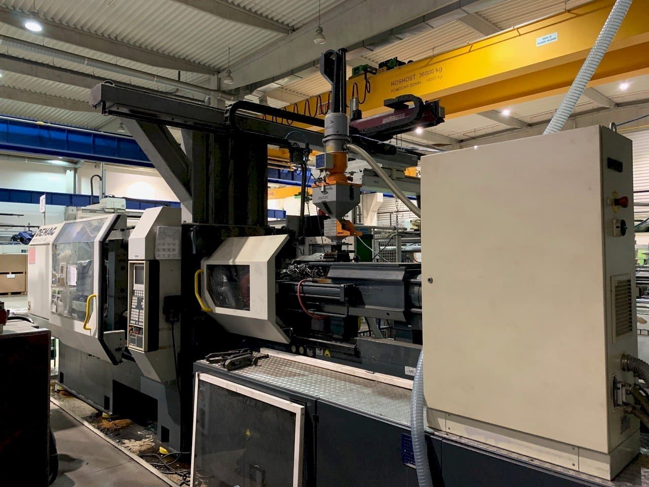 Prikaz  stroja DEMAG Ergotech 4200-1450  sprijeda