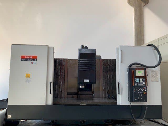 Prikaz stroja Mazak VT 200C II sprijeda