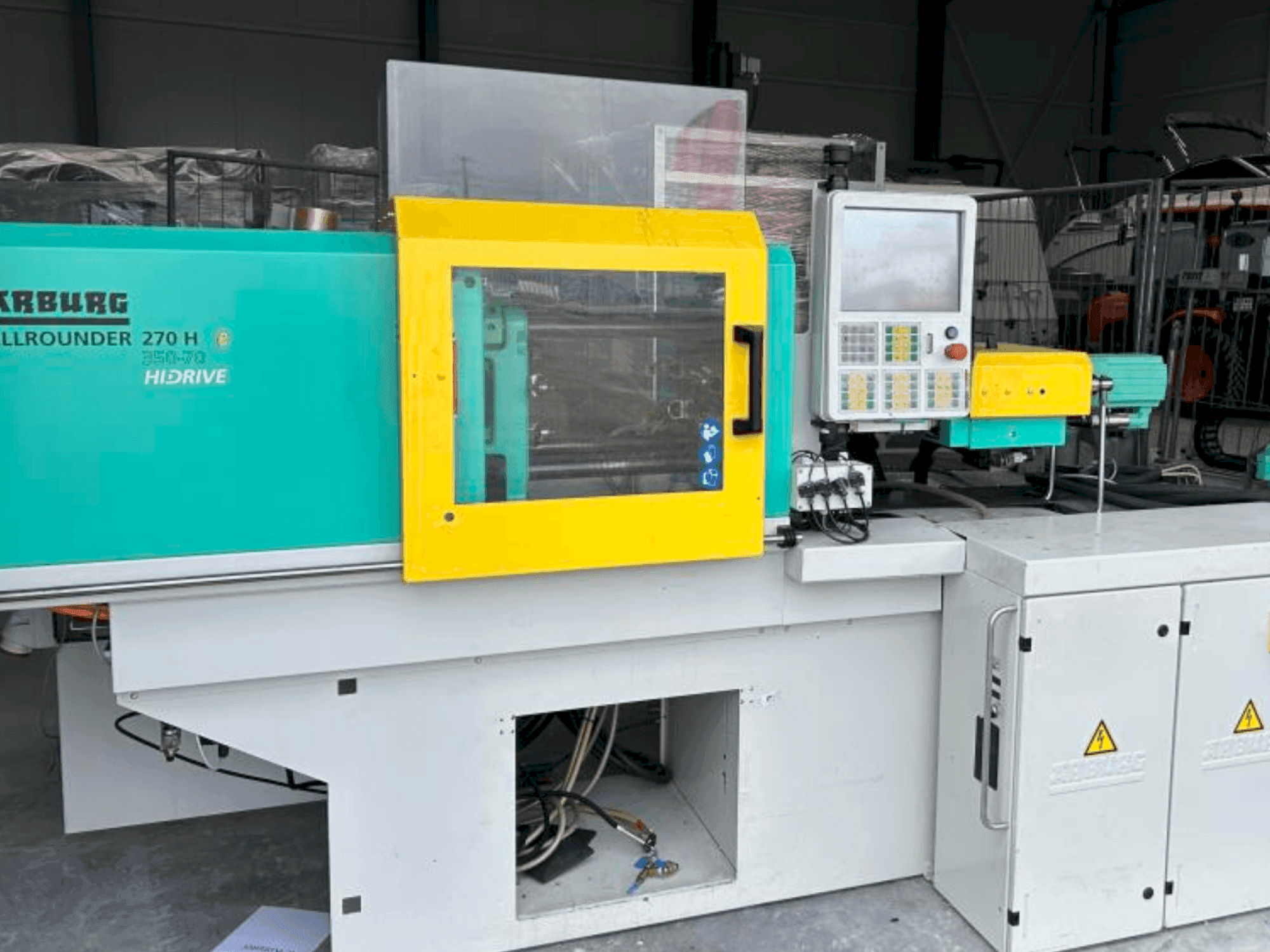 Prikaz  stroja Arburg Allrounder 270 H 350-70  sprijeda