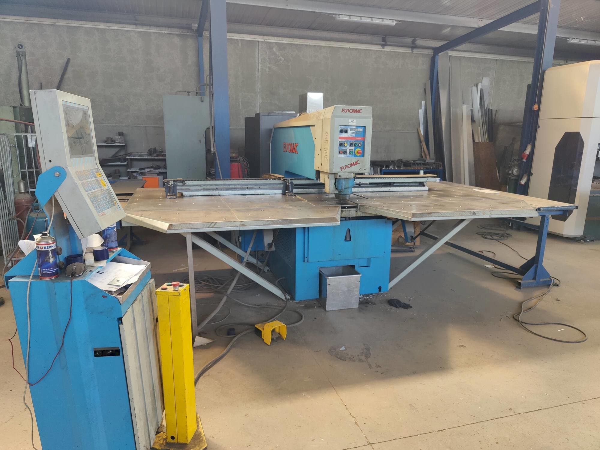 Prikaz stroja Euromac Z/1250/30 sprijeda