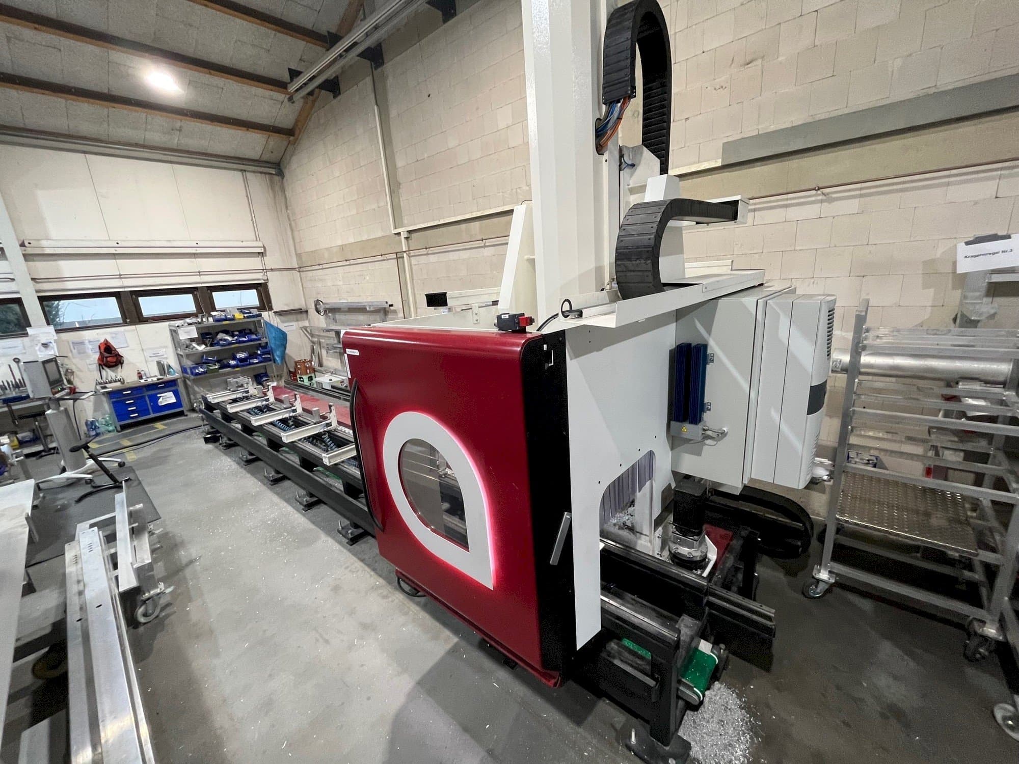 Prikaz stroja Austen AX 607 sprijeda