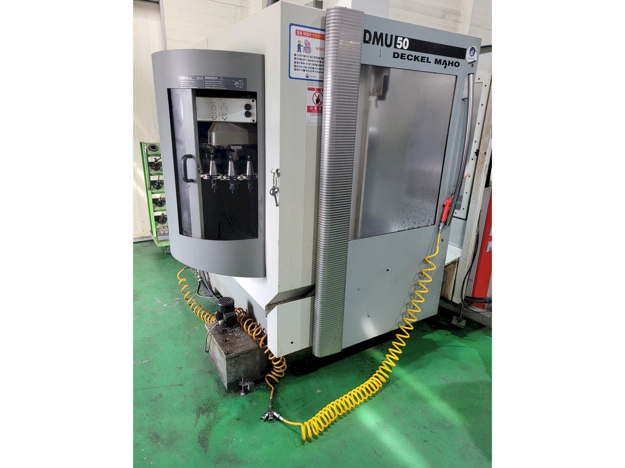 Prikaz stroja DECKEL MAHO DMU 50 sprijeda