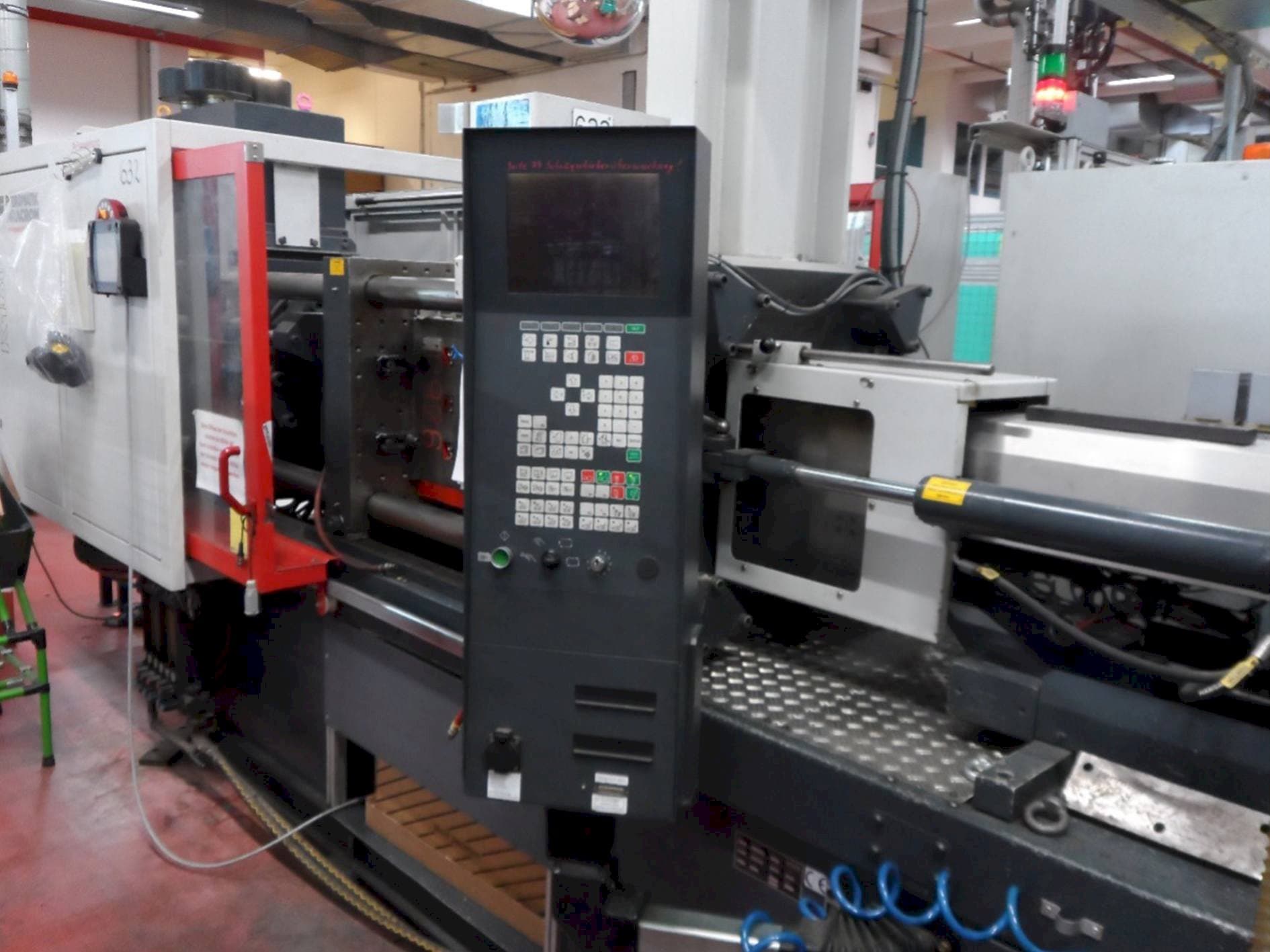 Prikaz stroja FERROMATIK MILACRON K-Tec 160S sprijeda