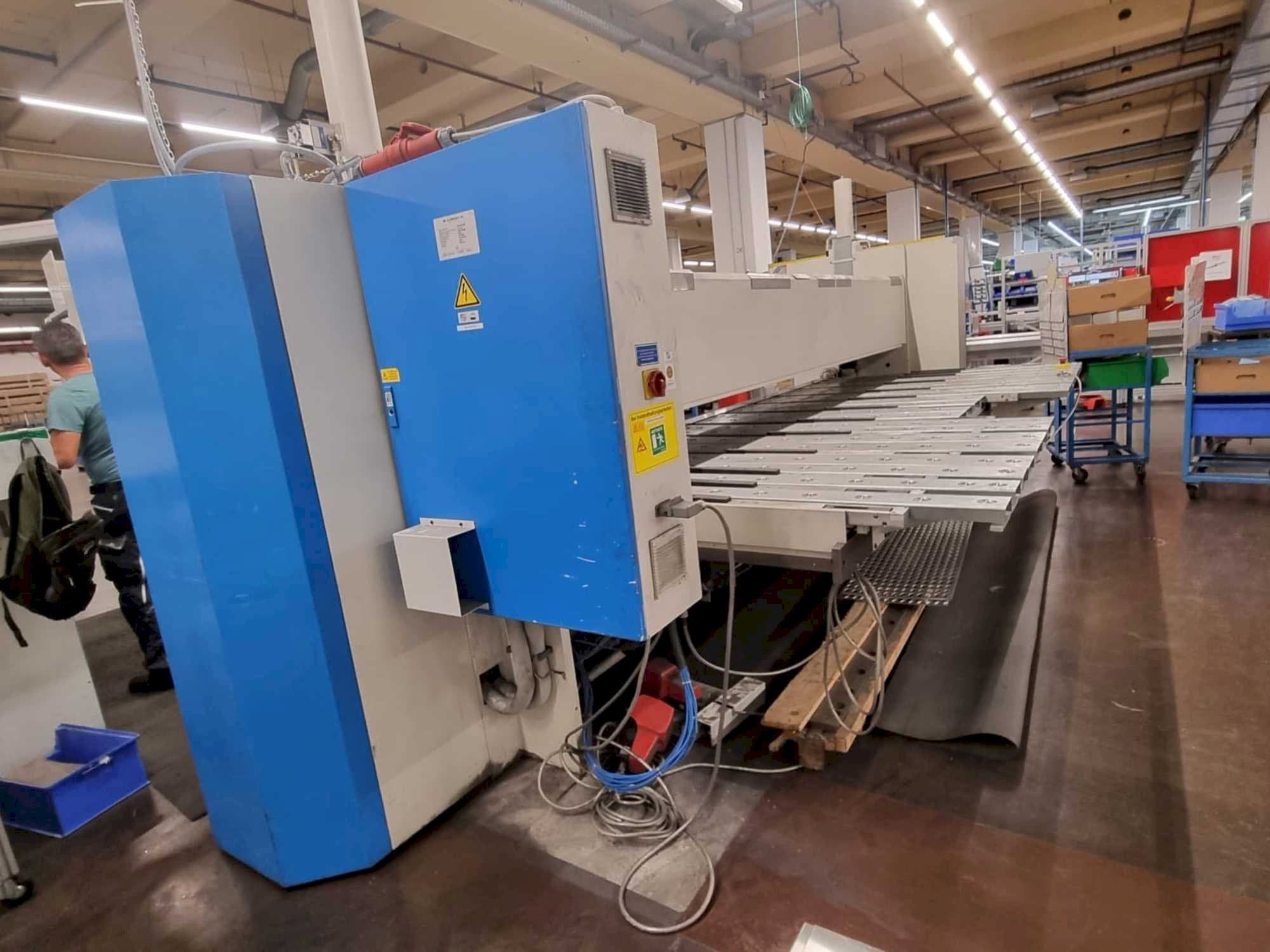 Prikaz lijeve strane stroja SCHRODER-FASTI FP40-40/03