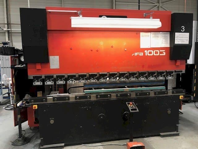 Prikaz stroja AMADA HFBO 100-3 sprijeda