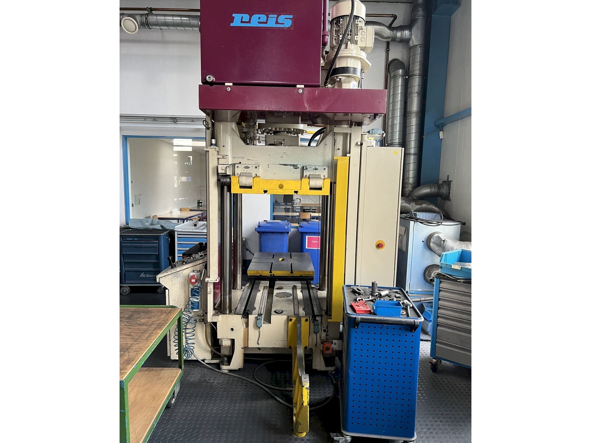 Prikaz stroja Reis Tus 80-100 sprijeda