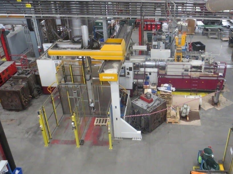 Prikaz stroja Krauss Maffei KM 1600 MC SP 14700 sprijeda