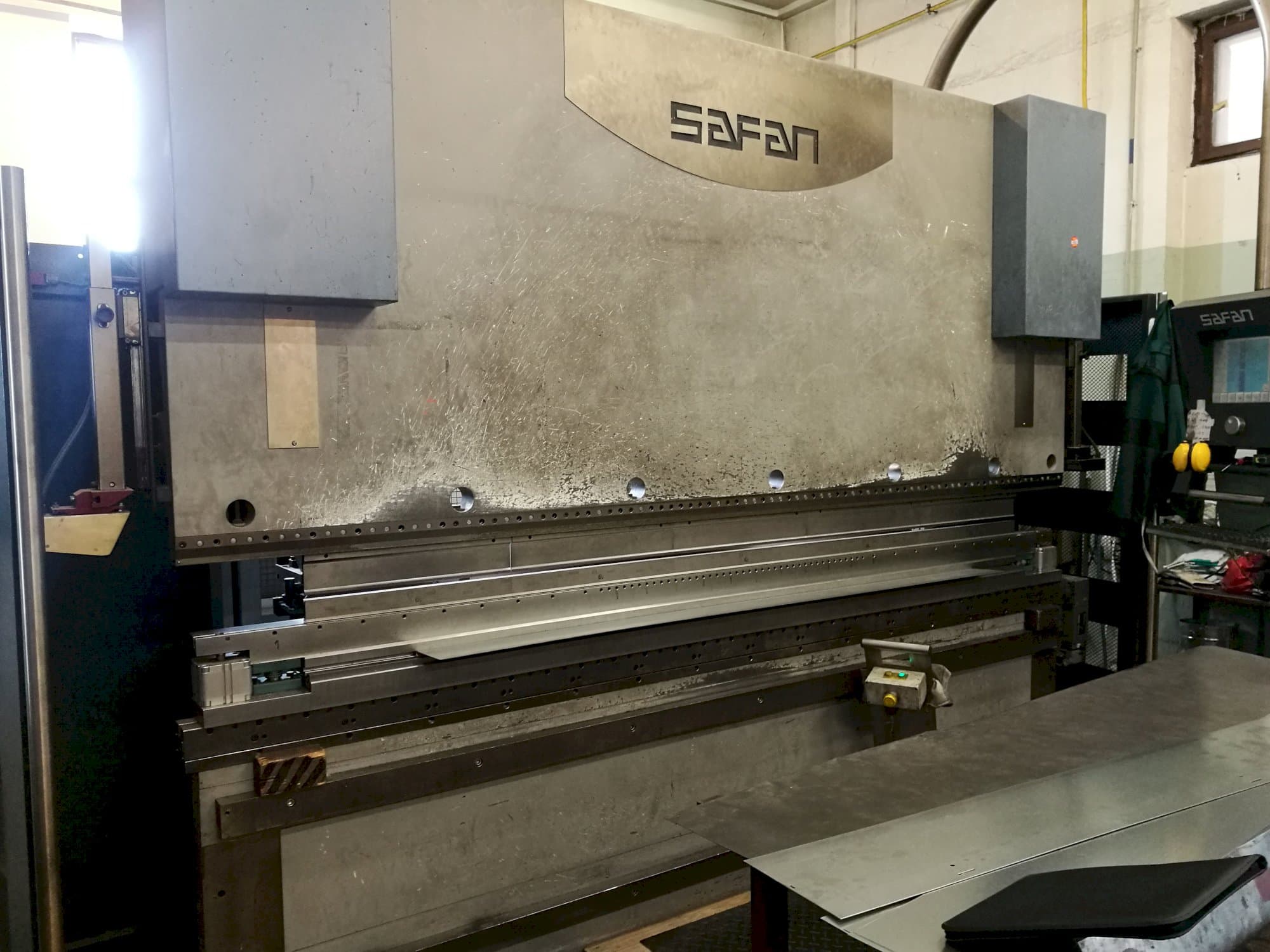 Prikaz stroja Safan CNCL-K 120-3100 TS1 slijeva