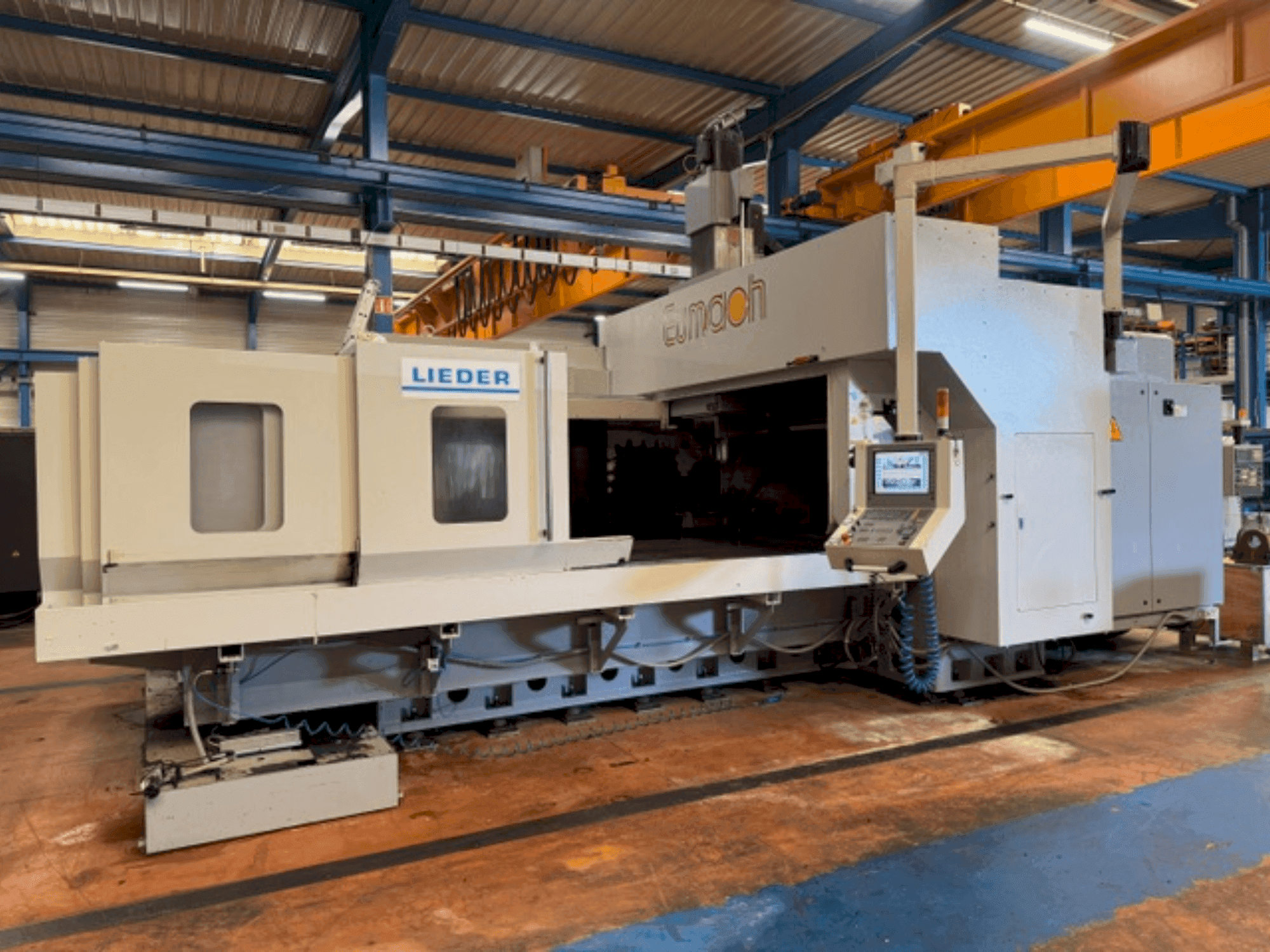 Prikaz stroja Eumach DVM-3021 sprijeda