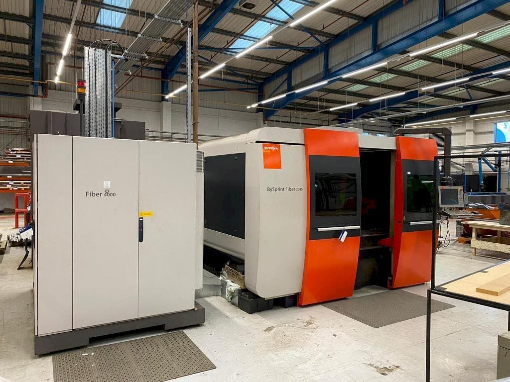 Prikaz stroja Bystronic BySprint Fiber 3015 sprijeda