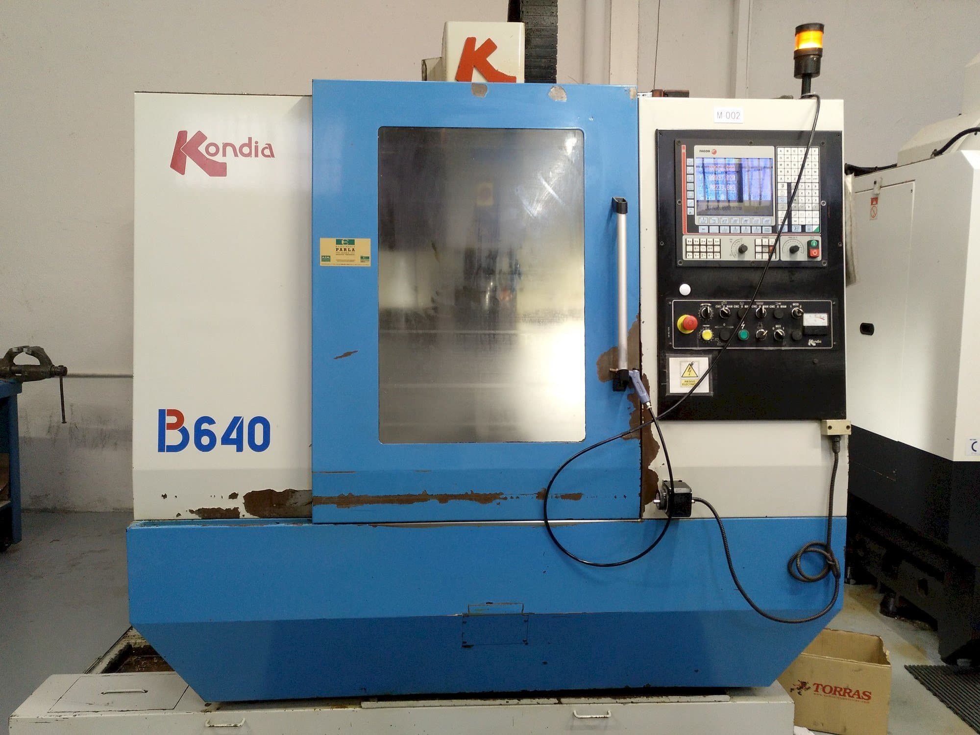 Prikaz stroja KONDIA B-640 sprijeda