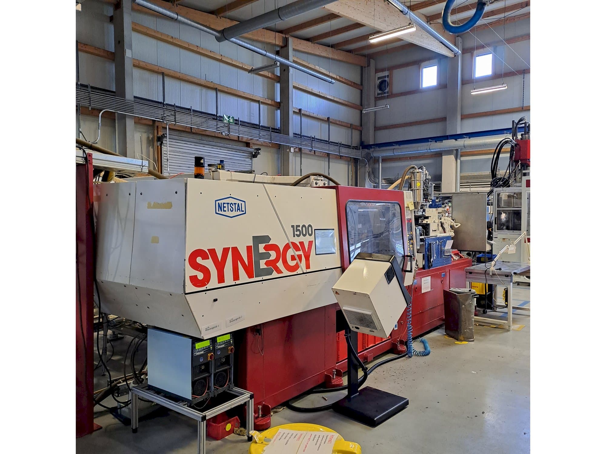 Prikaz stroja Netstal S 1500 - 460 sprijeda