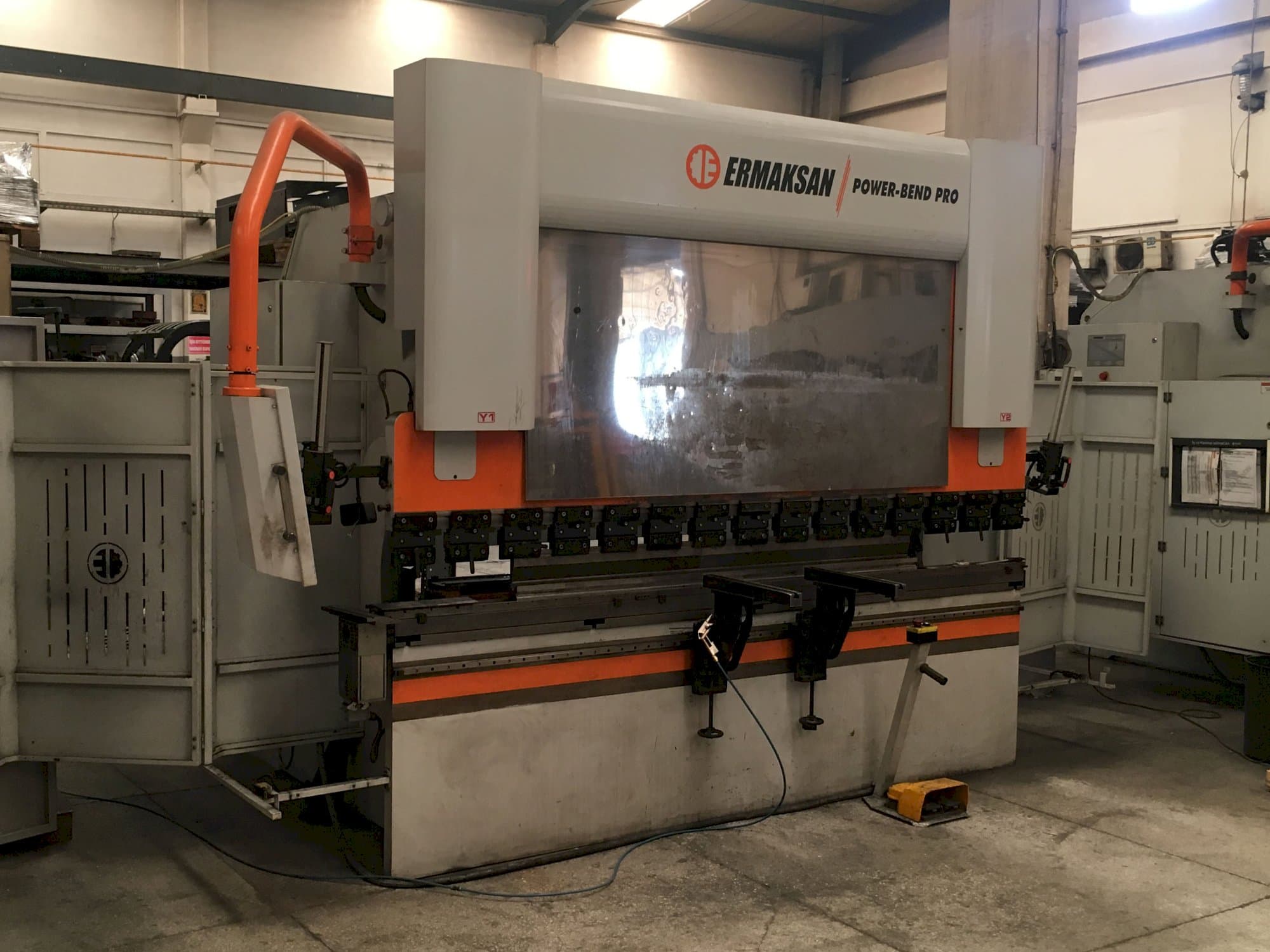 Prikaz stroja ERMAKSAN POWER-BEND PRO 3100x135 slijeva