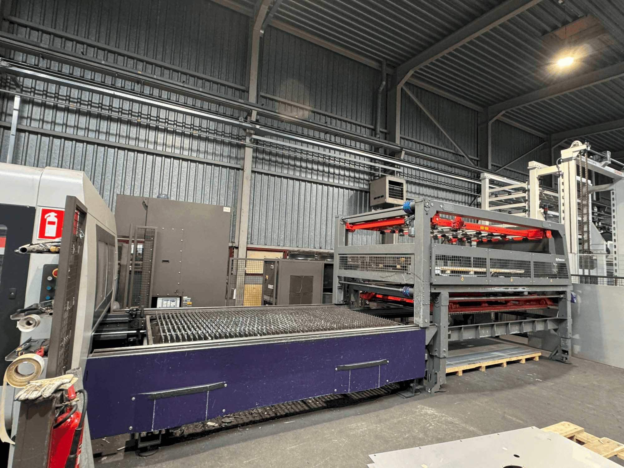 Prikaz  stroja Bystronic ByTrans 3015 Standard  sprijeda