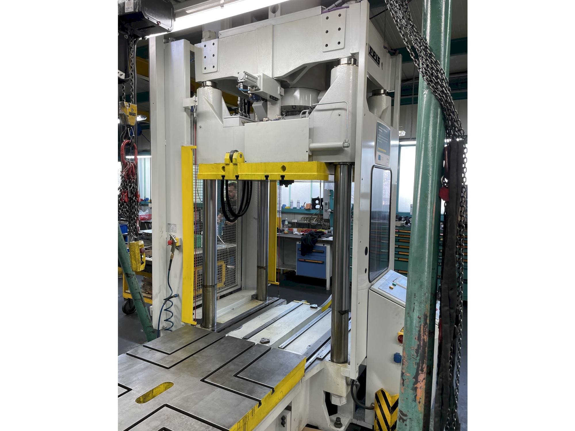 Prikaz stroja Reis TUS 100 sprijeda