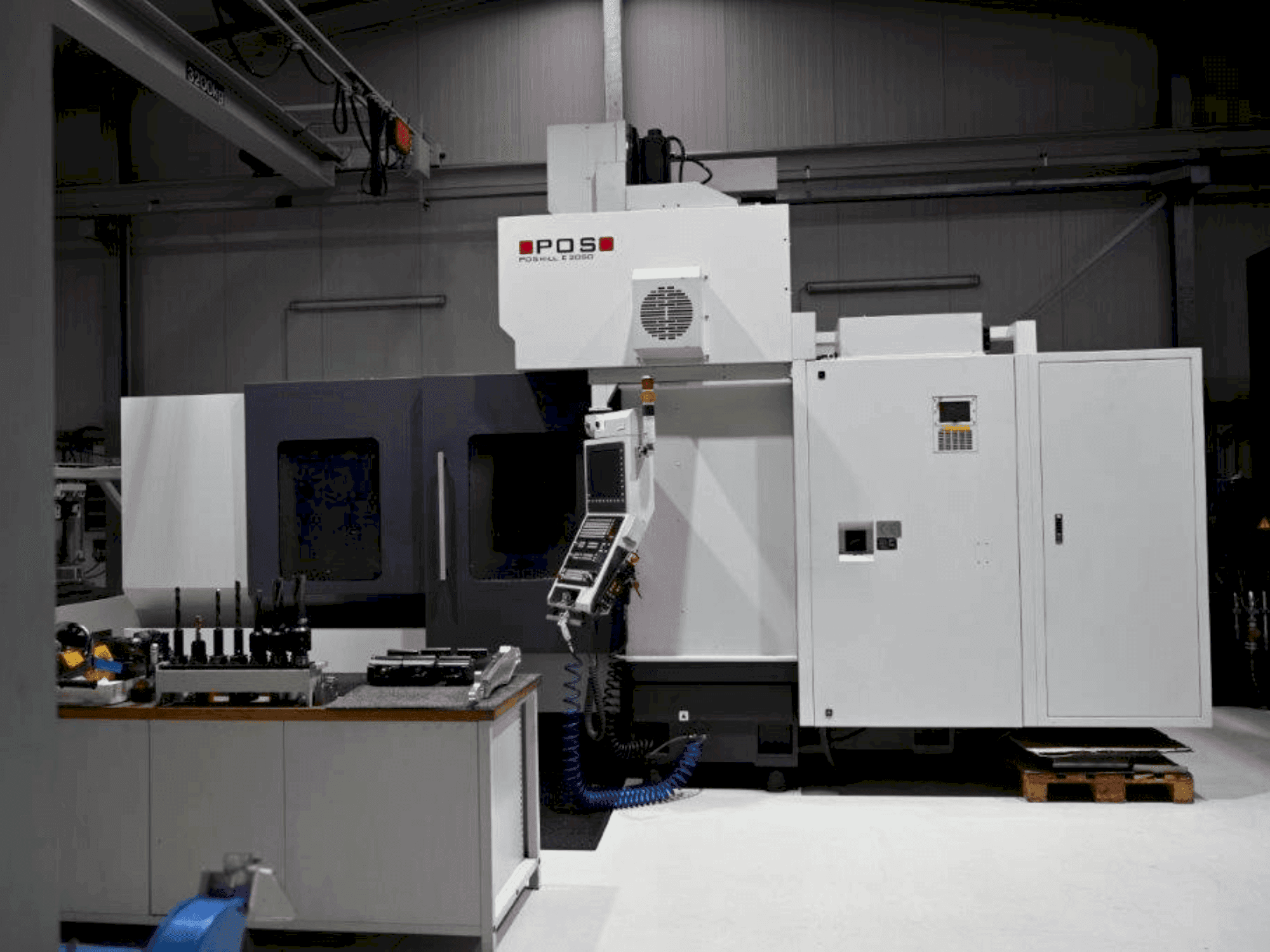 Prikaz stroja POSmill E 2050 L HSCI sprijeda