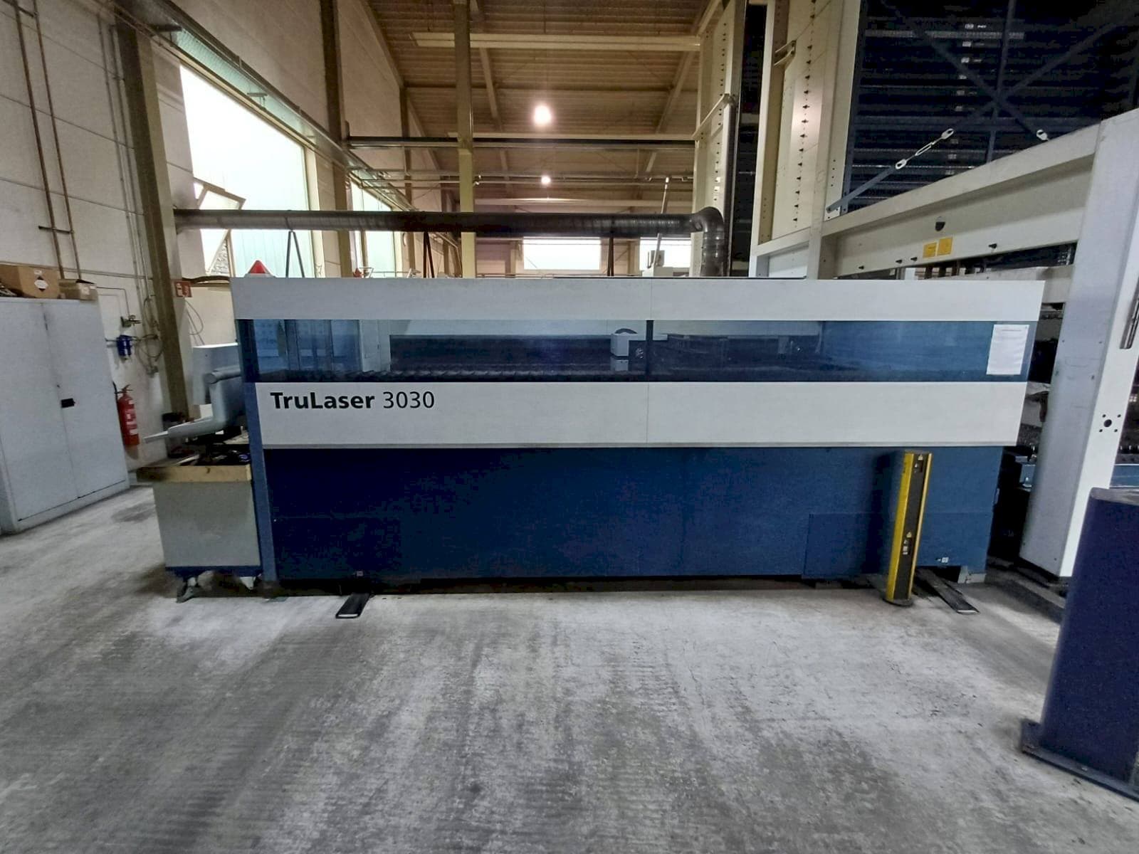 Prikaz stroja TRUMPF TruLaser 3030 sprijeda