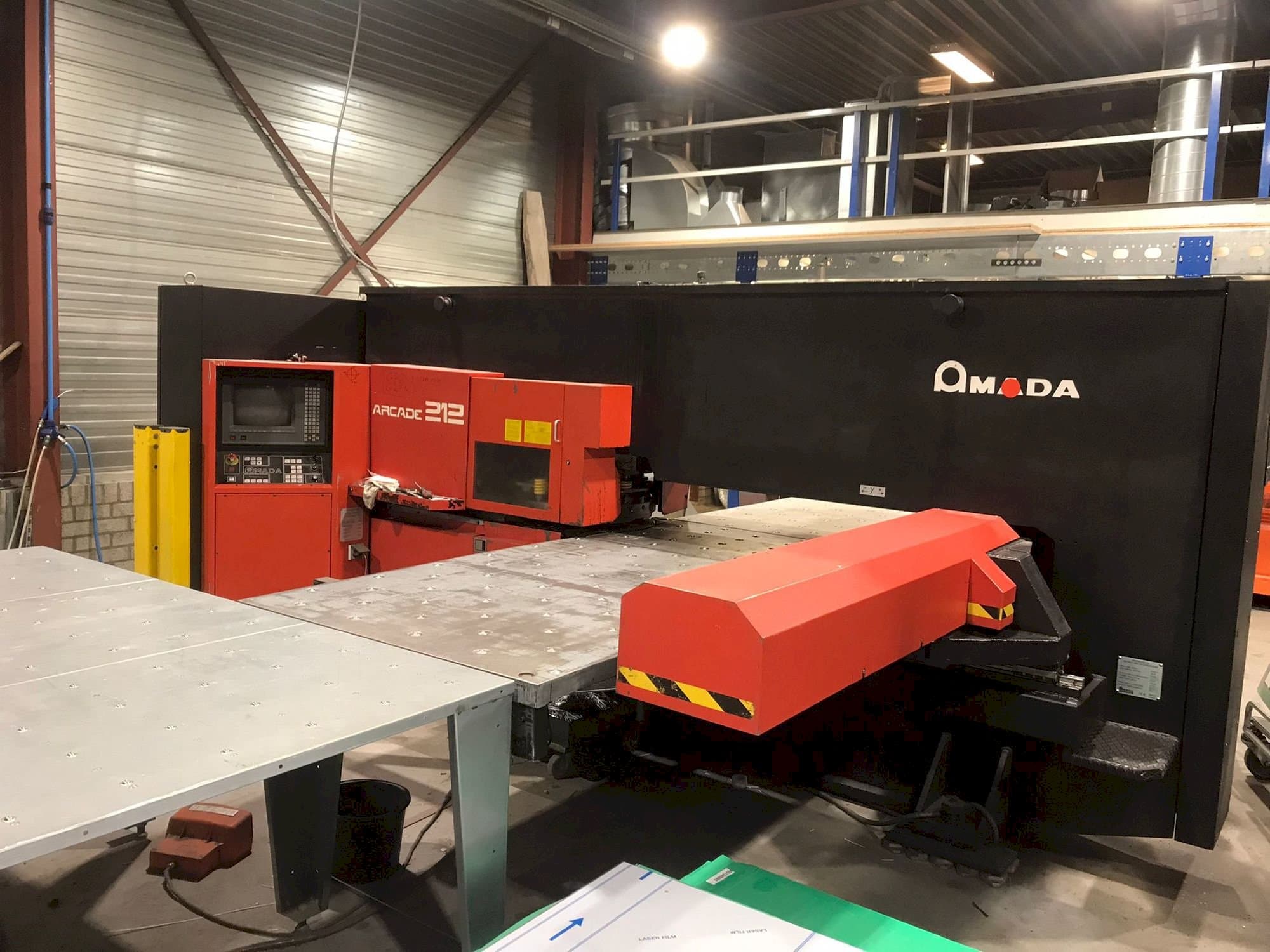 Prikaz stroja AMADA Arcade 212 sprijeda