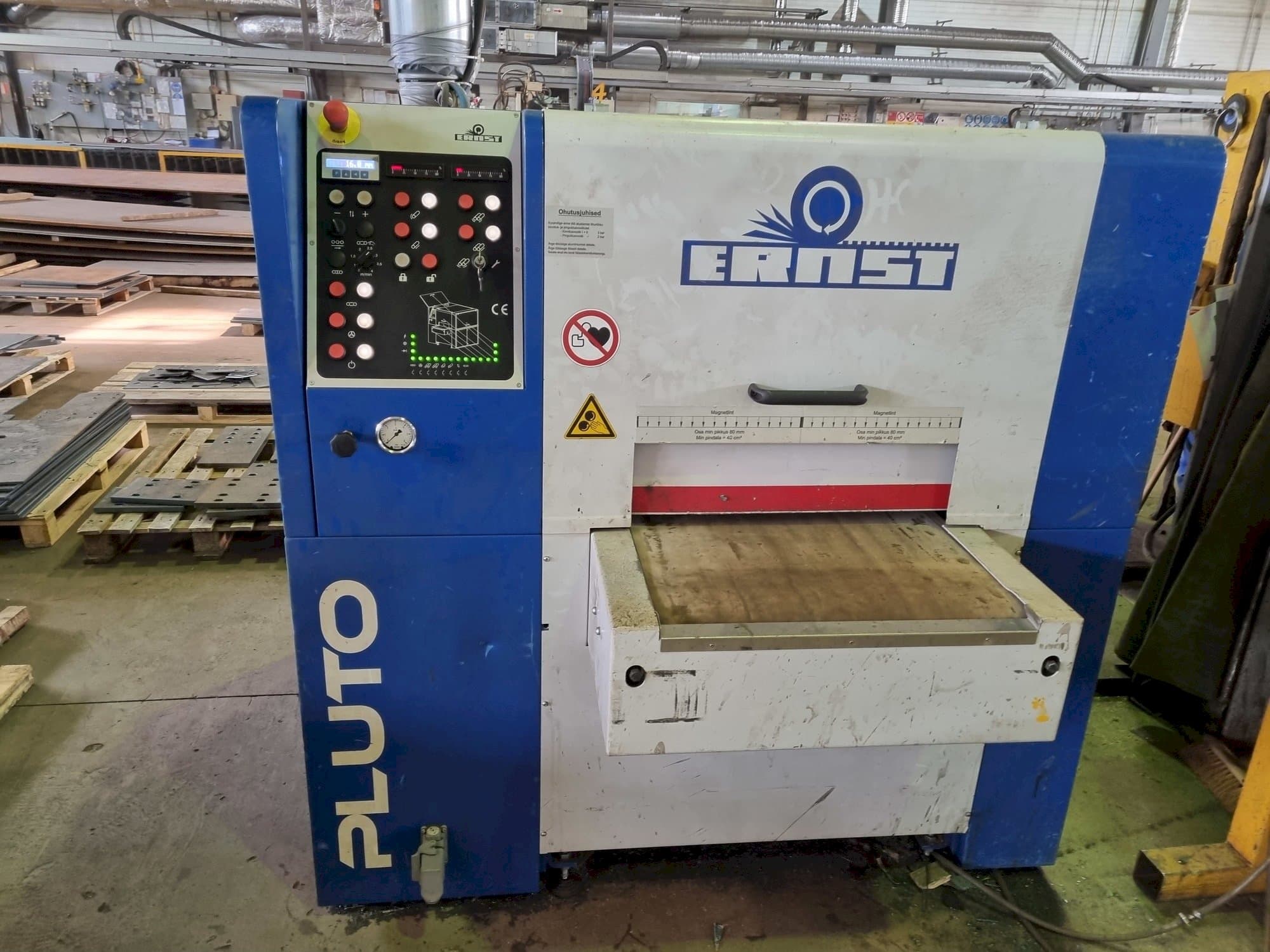 Prikaz  stroja ERNST PLUTO ELL 600  sprijeda