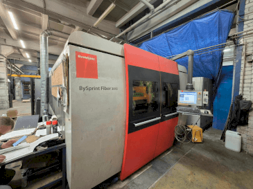 Prikaz stroja Bystronic Bysprint Fiber 3015 3kW sprijeda