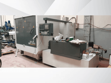 Prikaz stroja FANUC Aplha-1iA sprijeda