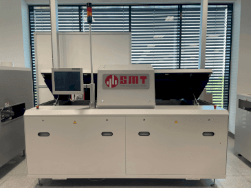 Prikaz stroja SMT UV 3/-3 sprijeda