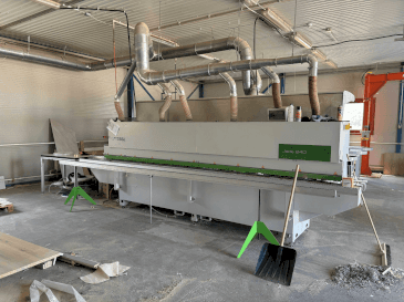Prikaz stroja BIESSE Jade 240 sprijeda