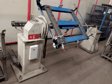 Prikaz  stroja IGM Welding Robot System  sprijeda