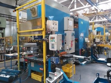 Prikaz  stroja AIDA NC 1-150  sprijeda