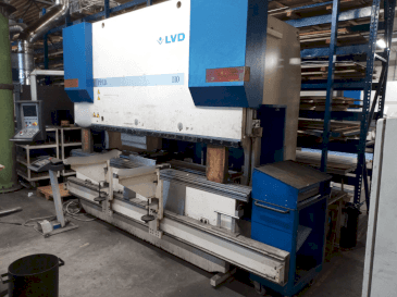 Prikaz stroja LVD PPEB 110/30 sprijeda