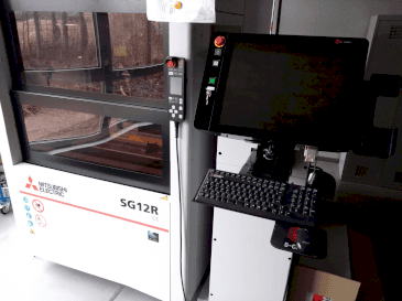 Prikaz stroja Mitsubishi Electric SG12M sprijeda