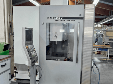 Prikaz stroja DMG DECKEL MAHO DMC 635V sprijeda
